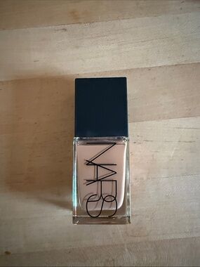 NARS Foundation - Light Reflecting in Shade Lanai